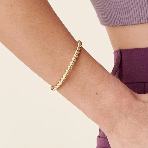 Crossiant Rope Twist Bangle